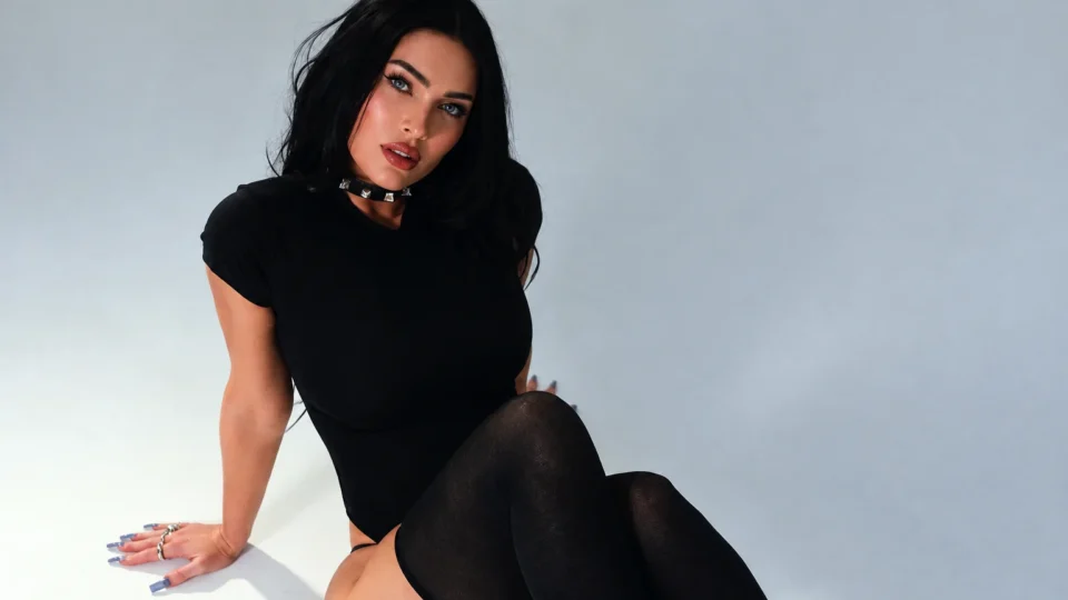 Megan Fox entra em plataforma de conteúdo adulto e derruba site com procura de fãs