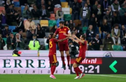 Roma goleia Udinese por 5 a 2, mantém invencibilidade e fica a um ponto da liderança