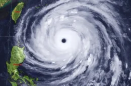 Supertufão Champi ameaça Taiwan com ventos de até 296 km/h e provoca cancelamento de voos na Ásia