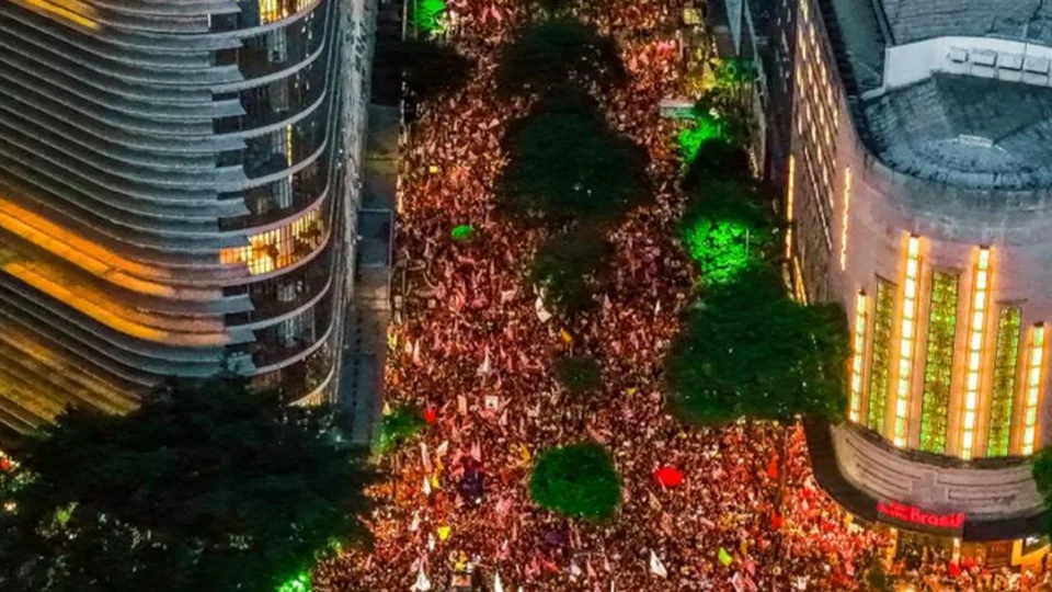 Lula em BH: PT estima 200 mil pessoas em caminhada no Centro; veja fotos