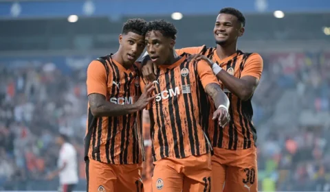Alisson Santana marca dois gols, Shakhtar vence e assume liderança antes da Champions