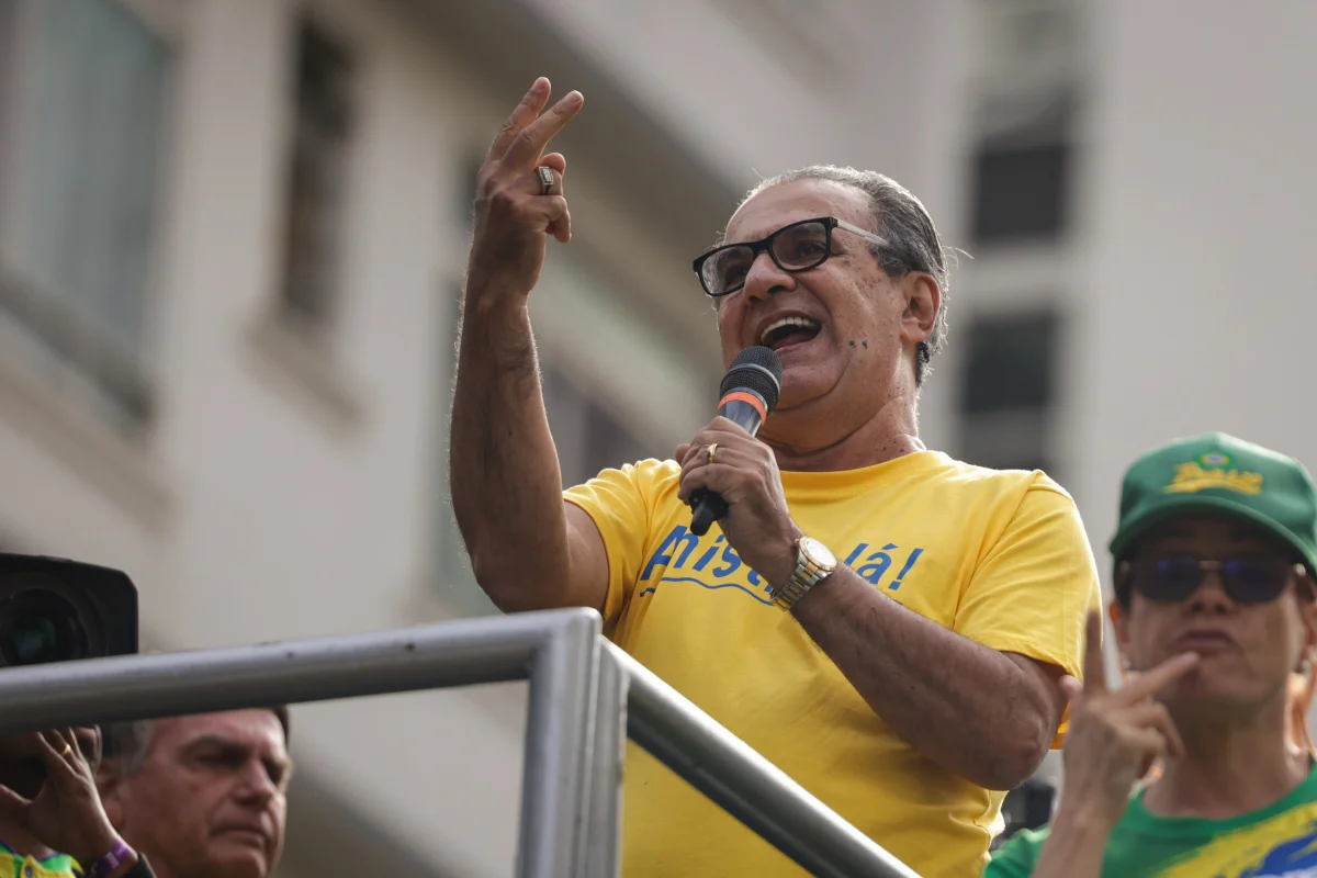 As declarações representam a avaliação política de Malafaia. A existência de uma investigação e de medidas cautelares não significa que uma prisão tenha sido determinada.