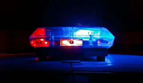 Mulher é morta a tiros pelo marido dentro de casa em MG