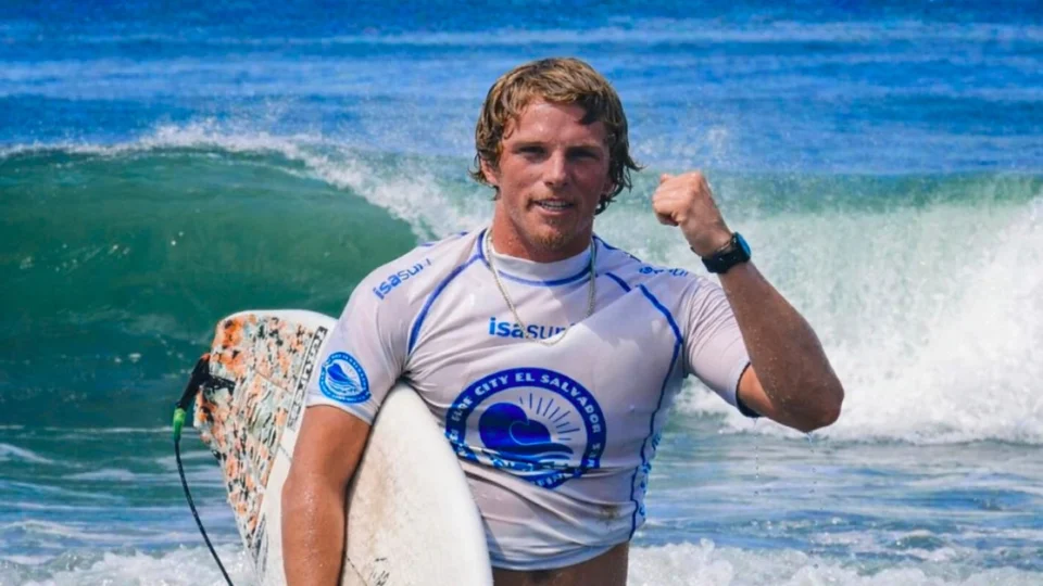 Quem é Alan Cleland Jr., surfista acusado de agressão sexual