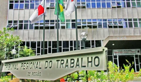 Justiça reverte justa causa de trabalhador demitido após ficar dois meses preso em MG