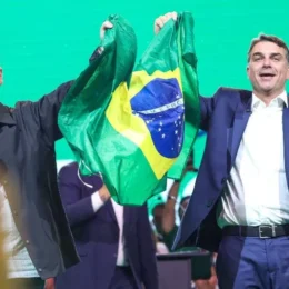 Tarcísio mobiliza prefeitos de SP para reforçar campanha de Flávio Bolsonaro na reta final do segundo turno