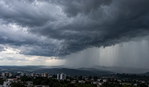 Inmet emite alerta vermelho de tempestade para áreas do Sul do Brasil