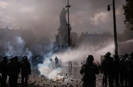 O que está acontecendo na França? Entenda os protestos que deixaram milhares de presos e cidades destruídas