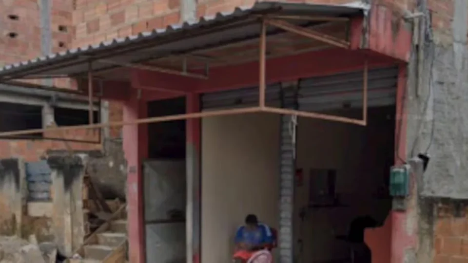 Irmãos são mortos a tiros dentro de barbearia em Belford Roxo