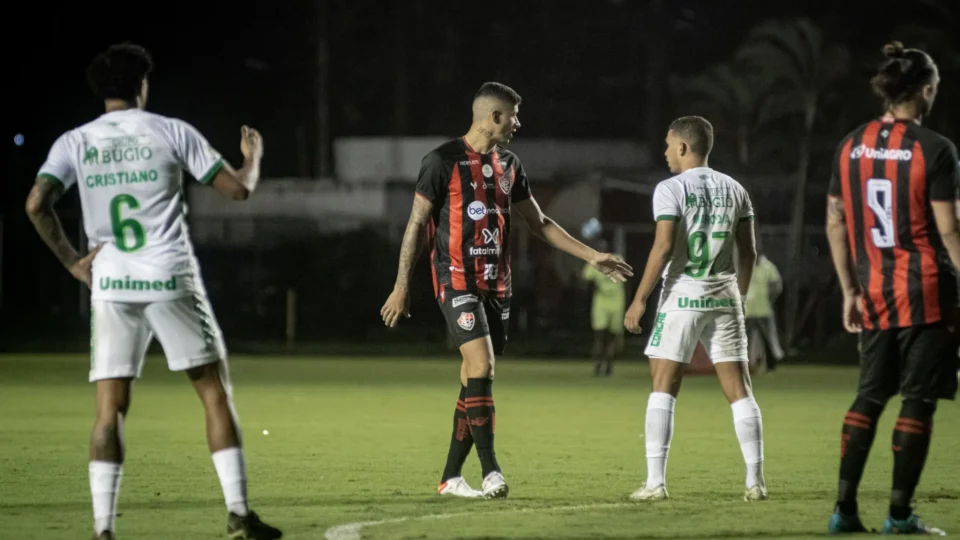 Vitória encara Chapecoense com desfalques hoje no Barradão às 20h