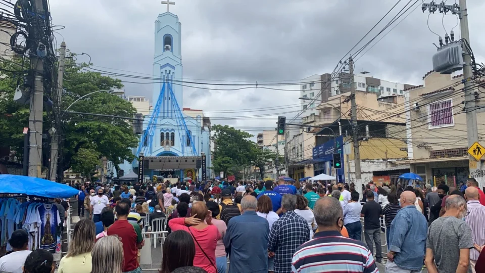 Nossa Senhora Aparecida reuniu milhares de fiéis no RJ