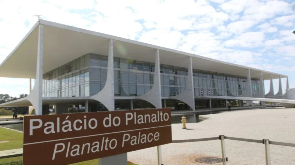Governo instala grades de proteção no Palácio do Planalto para as eleições
