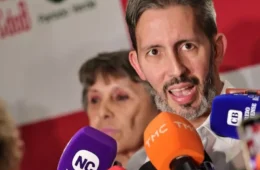 Grass promete professores mais bem pagos do Brasil e critica gestão de Celina