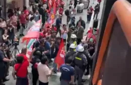 Confusão entre PMs e organização marca início de ato de Lula e Haddad na Paulista