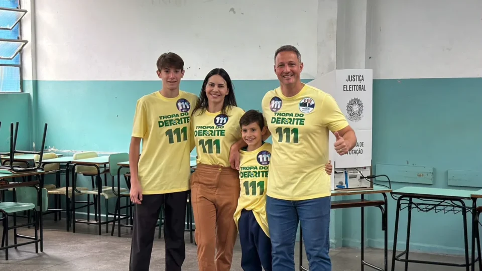 Guilherme Derrite vota em São Paulo e destaca combate ao crime organizado