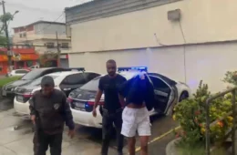 Homem acusado de socar barriga da companheira grávida tenta fugir pela janela e é preso no Rio