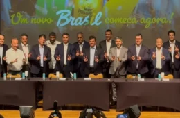 Flávio Bolsonaro reúne aliados em Brasília e fala em “trabalhar juntos”