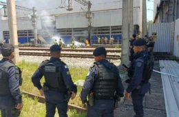 Avião de pequeno porte cai em BH após relatos de estouros e fumaça