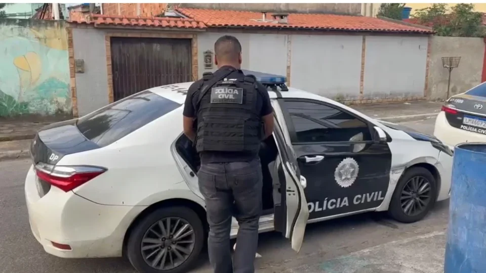 Funcionário público é preso por suspeita de liderar esquema de exploração sexual de crianças no Rio
