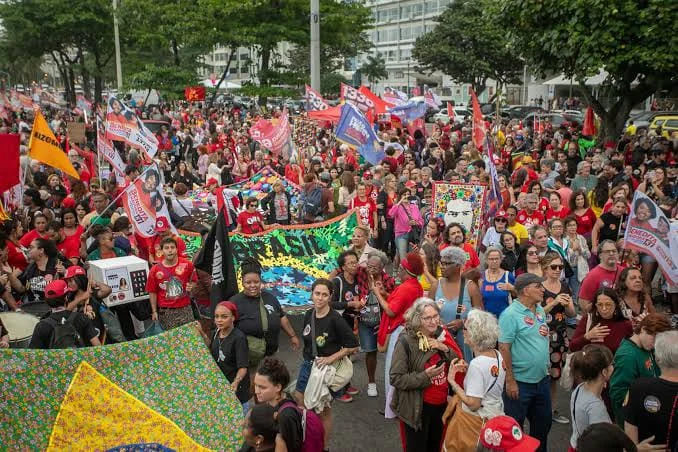 Não havia uma estimativa oficial de participantes.
