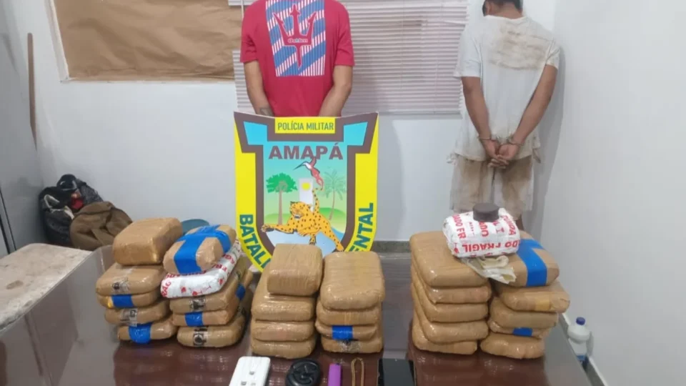 Polícia apreende 29 kg de suspeita de crack e prende dois no Amapá