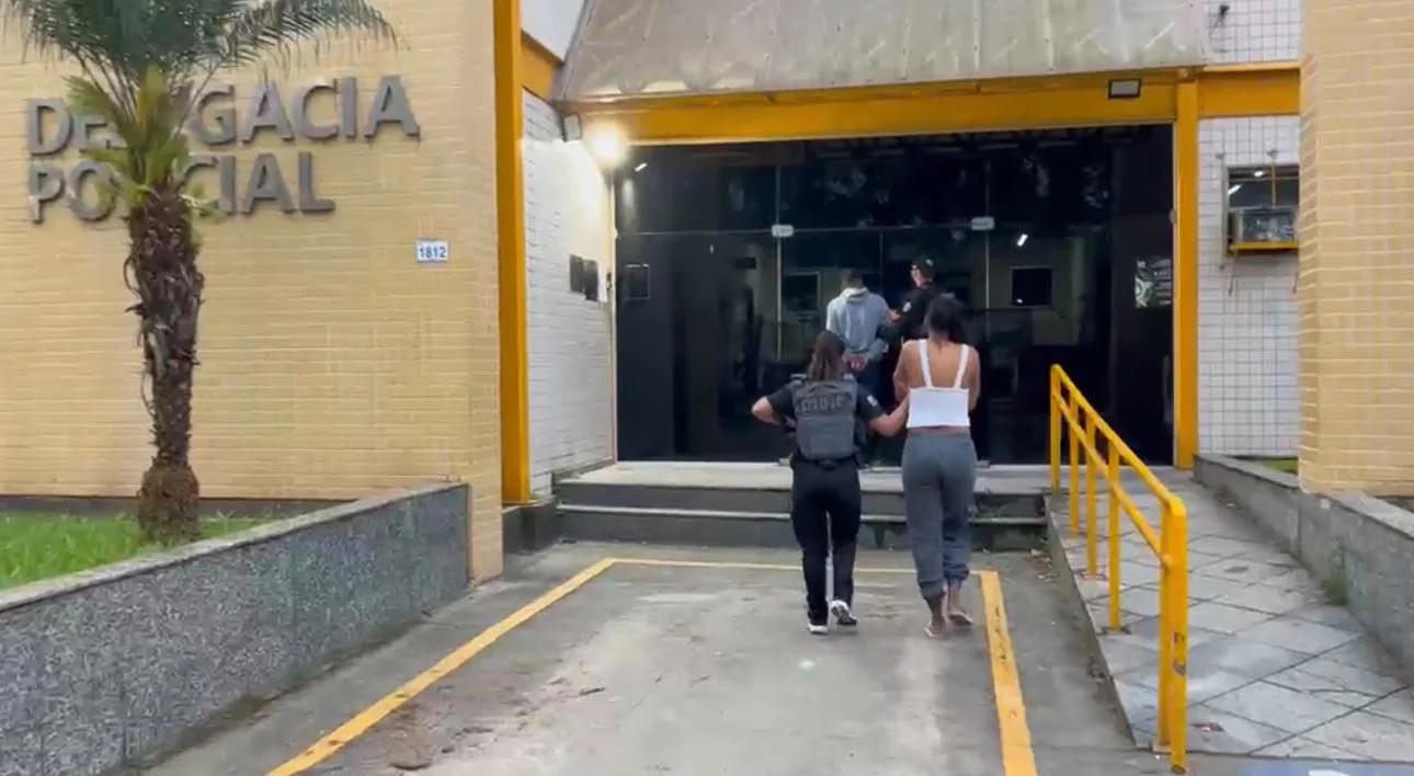 Depois de localizados, Weverton e Raiane foram detidos para o cumprimento dos mandados de prisão preventiva e encaminhados aos procedimentos legais.