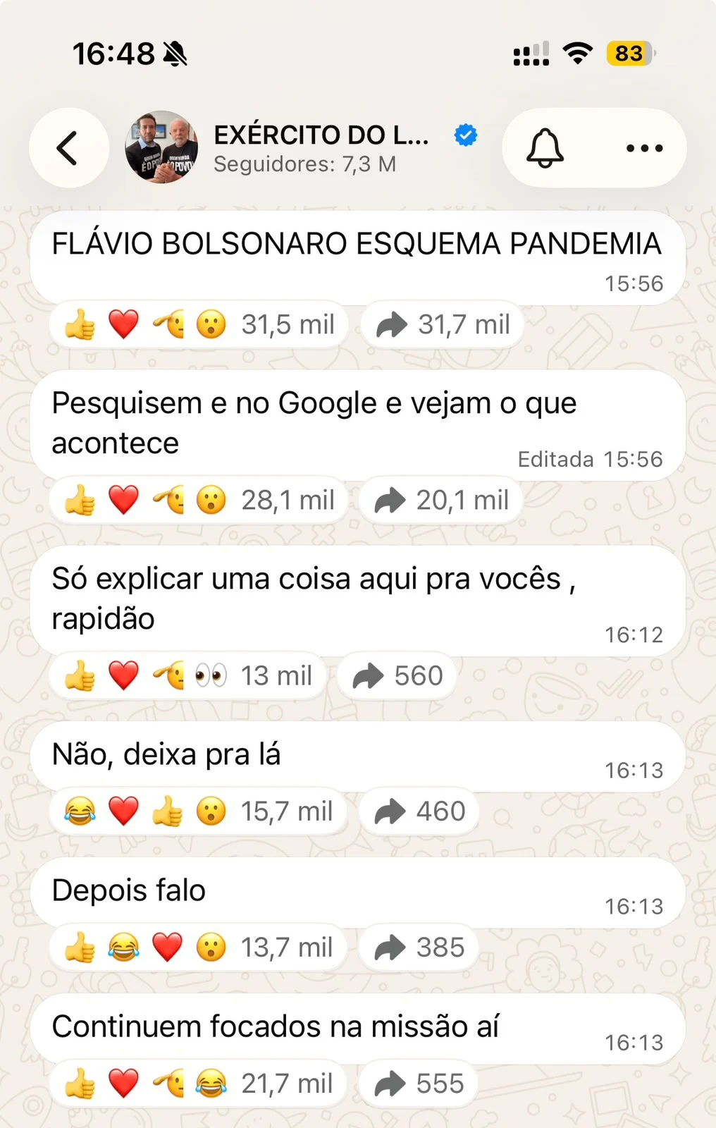 Na mensagem enviada aos integrantes do grupo, Janones pede que pesquisem "Flávio Bolsonaro esquema pandemia" no Google e afirma que eles devem observar o que acontece. Em seguida, começa a explicar a iniciativa, mas interrompe a fala sem esclarecer o objetivo.A estratégia explora a curiosidade dos usuários e a capacidade de uma mobilização coordenada de ampliar o interesse por determinada expressão. O efeito, em tese, é fazer o termo subir nos mecanismos de busca e chamar a atenção de quem ainda não decidiu o voto — mas a repercussão não torna verdadeira a associação sugerida pela frase.