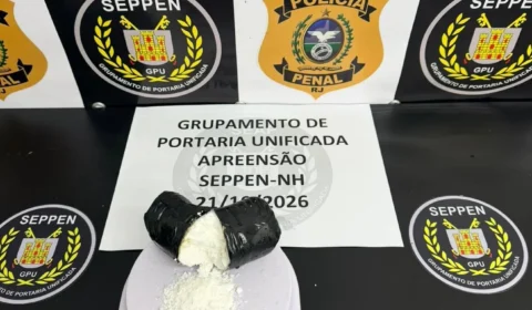Grávida de 37 semanas é presa ao tentar entrar com cocaína em presídio de Bangu
