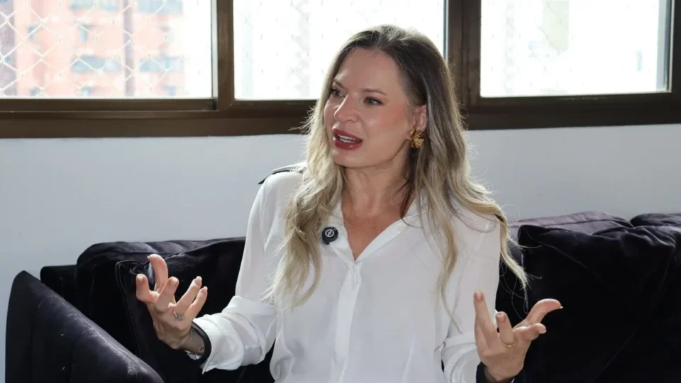 Joice Hasselmann rompe com Bolsonaro e vota em Lula no domingo