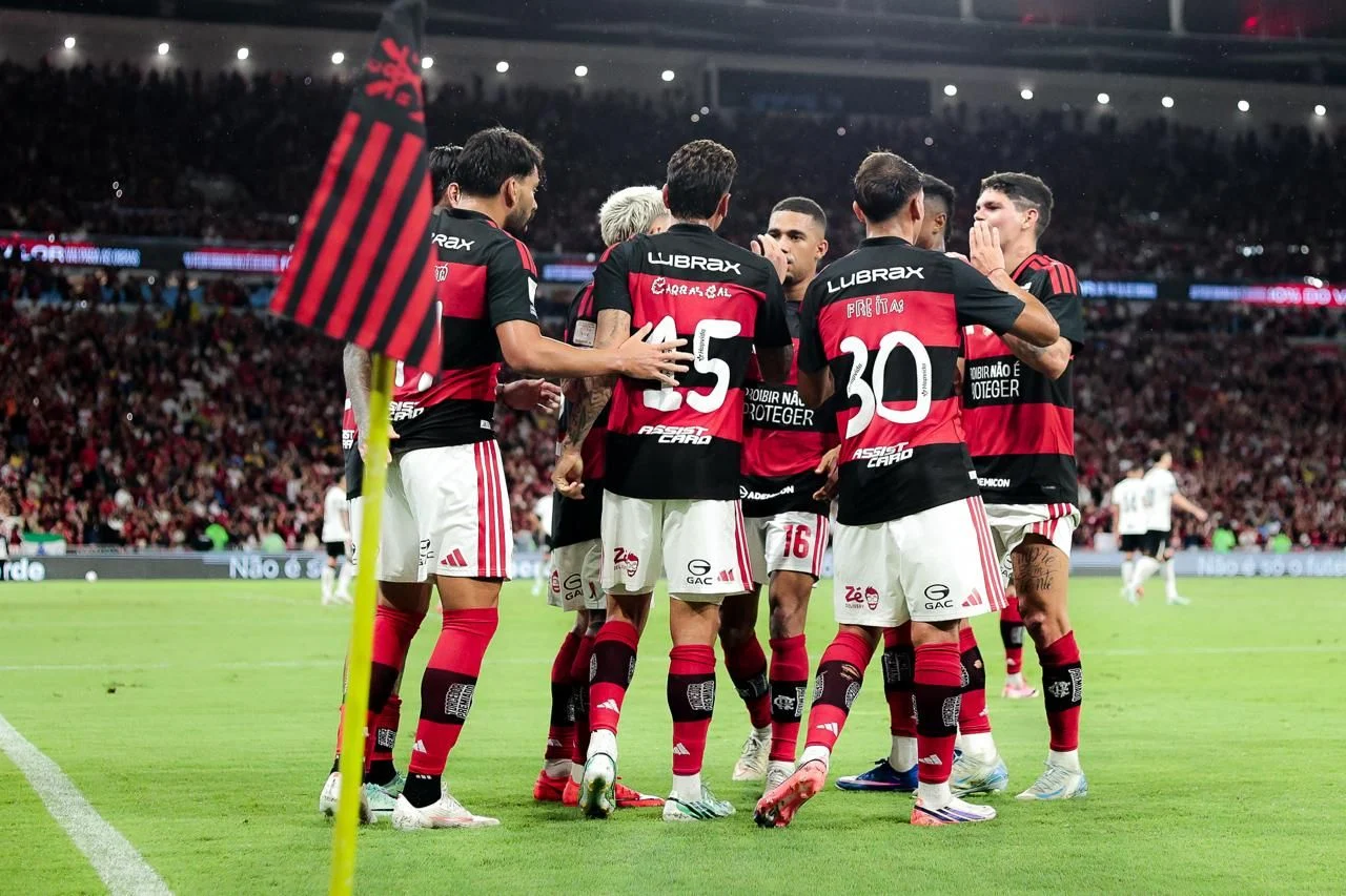 As projeções levam em consideração o desempenho das equipes, os jogos restantes e as características dos confrontos que ainda serão disputados.
