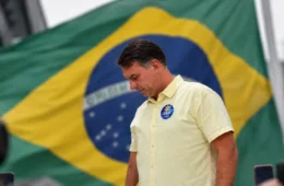 Flávio Bolsonaro chegou aos EUA em segurança, afirma aliado de Donald Trump