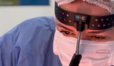 Outubro rosa: Brasília realiza cirurgia robótica para tratamento do câncer de mama