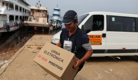 Urnas são recolhidas no Amazonas apesar de prorrogação da votação até as 19h