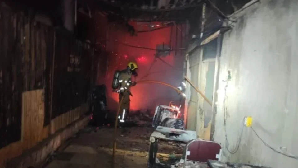 Incêndio mobiliza bombeiros em residência de Samambaia Norte