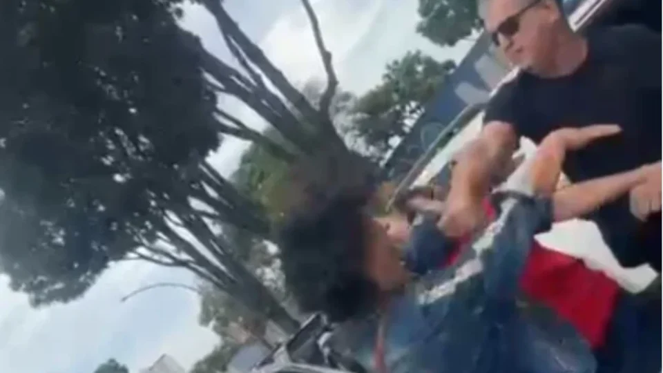 Homem agride mulher com soco em frente a local de votação em Taguatinga