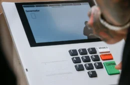 TRE-DF simula auditoria das urnas antes das eleições deste domingo