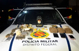 Mãe ameaça matar as próprias filhas e é presa com 6 kg de drogas no DF