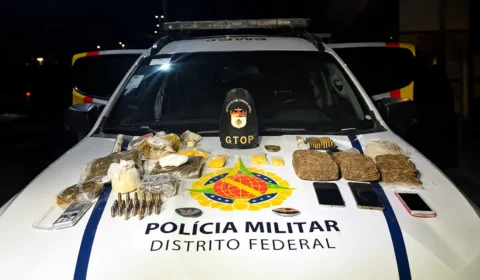 Mãe ameaça matar as próprias filhas e é presa com 6 kg de drogas no DF