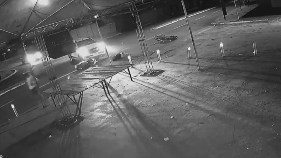 Motorista é preso após atropelar e matar motociclista e fugir em Goiás