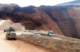 VIDEO: Penhasco desaba na Turquia, mata duas pessoas e deixa uma hospitalizada
