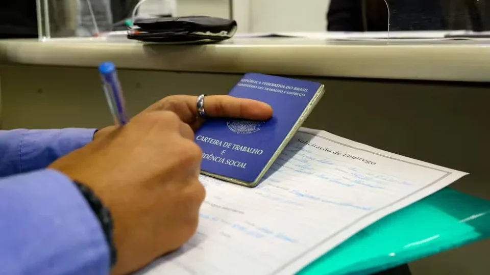 Rede de supermercados abre 130 vagas de emprego em João Pessoa; veja como participar