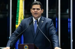Alcolumbre negocia gabinetes e apartamentos funcionais em busca de votos pelo fim da escala 6×1
