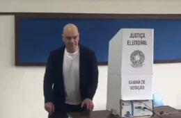 Alexandre de Moraes vota em SP e elogia sistema eleitoral no segundo turno de 2026