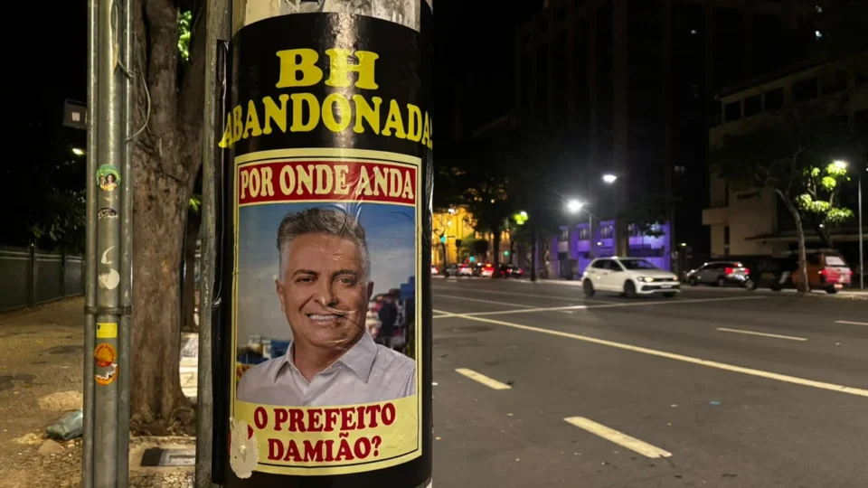 Cartazes contra Álvaro Damião mobilizam equipes das 10 regionais da Prefeitura de BH