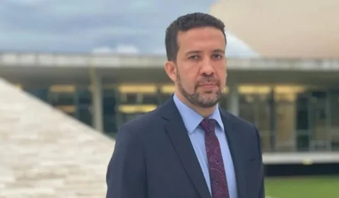 Busca por “Bolsonaro e Talvane Albuquerque” dispara no Google após orientação de Janones; entenda