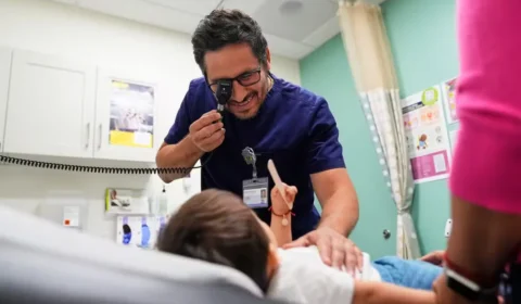 Trump corta Medicaid para refugiados e imigrantes legais nos EUA