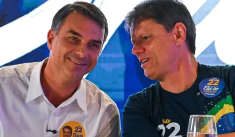 Flávio Bolsonaro reúne prefeitos em SP e pede mobilização: “Não podemos baixar a guarda”