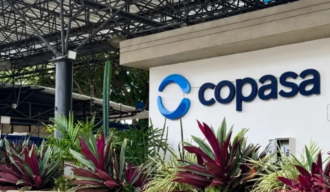 Após bairros ficarem até seis dias sem água, prefeitura de MG anuncia rompimento de contrato com a Copasa