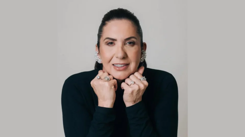 Mãe de Virginia Fonseca gasta quase R$ 10 mil em sapatos e revela: “Gosto de pagar à vista”