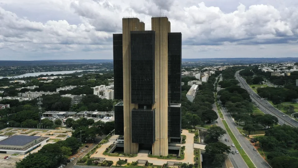 Crédito bancário cresce em setembro e chega a R$ 7,4 trilhões segundo dados do Banco Central